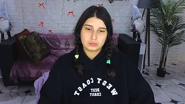 Snapshot of Linda_EX chatting on December 2024 11:50:02 AM Linda EX online show from December 2024 11:50:02 AM