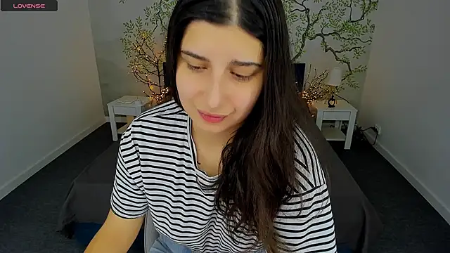 Snapshot of Linda_EX chatting on February 2025 07:37:01 AM Linda EX online show from February 2025 07:37:01 AM