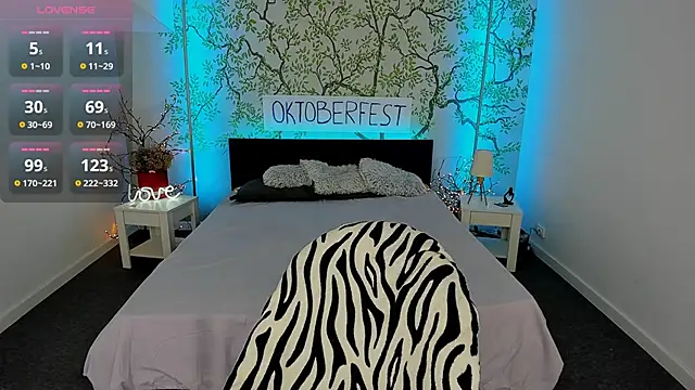 Snapshot of Linda_EX chatting on September 2025 06:12:02 AM Linda EX online show from September 2025 06:12:02 AM