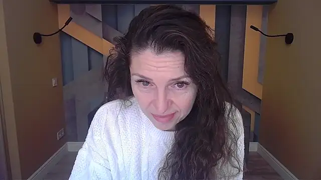 EllaLong online show from November 2025 12:31:02 PM