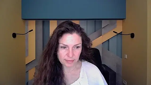 EllaLong online show from January 2026 12:43:02 PM