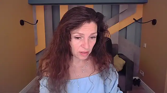 Snapshot of EllaLong chatting on June 2026 11:20:02 AM EllaLong online show from June 2026 11:20:02 AM