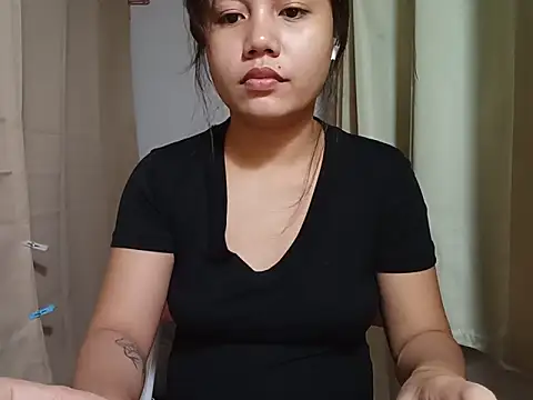 Snapshot of sweet_goldenAngel chatting on May 2026 05:34:02 PM sweet goldenAngel online show from May 2026 05:34:02 PM
