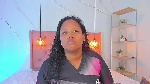 Snapshot of Belle_Brunette chatting on December 2025 08:46:01 PM Belle Brunette online show from December 2025 08:46:01 PM