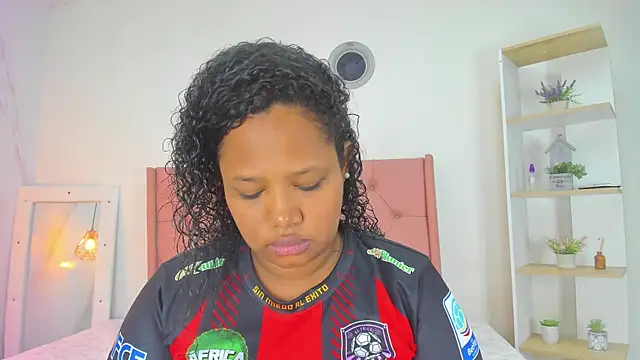 Snapshot of Belle_Brunette chatting on January 2026 11:26:02 AM Belle Brunette online show from January 2026 11:26:02 AM