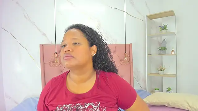 Snapshot of Belle_Brunette chatting on February 2026 11:25:01 AM Belle Brunette online show from February 2026 11:25:01 AM