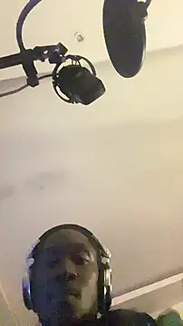 De maskedcouple online show from January 2026 12:46:01 AM