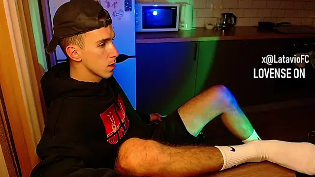 Midnighter  online show from September 2025 12:14:01 AM