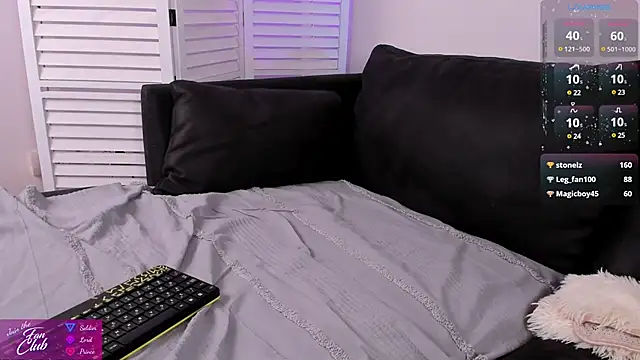 Snapshot of Janes_Art chatting on December 2024 07:14:02 PM Janes Art online show from December 2024 07:14:02 PM