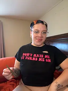 QueenNuttCollector online show from September 2025 09:03:02 PM