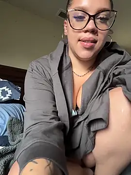 Snapshot of QueenNuttCollector chatting on June 2026 07:30:02 PM QueenNuttCollector online show from June 2026 07:30:02 PM