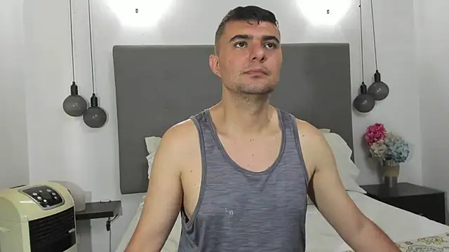 Snapshot of andrhes_baby chatting on October 2025 02:27:01 PM andrhes baby online show from October 2025 02:27:01 PM