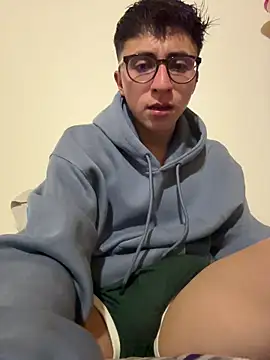 Snapshot of CamiRojas_boy chatting on February 2026 04:02:01 AM CamiRojas boy online show from February 2026 04:02:01 AM