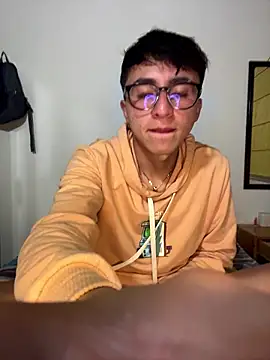 Snapshot of CamiRojas_boy chatting on July 2026 03:42:02 AM CamiRojas boy online show from July 2026 03:42:02 AM