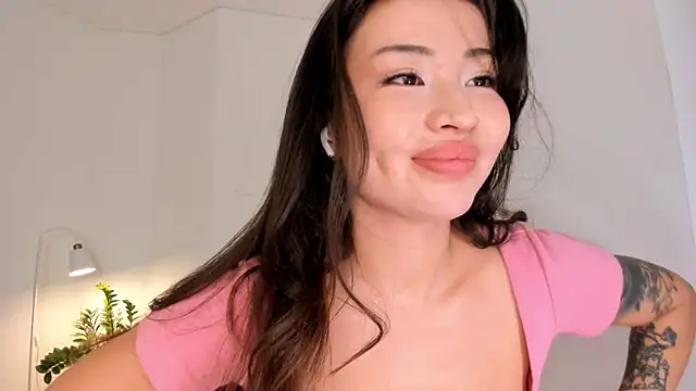 Snapshot of kawaii_mia chatting on October 2025 03:44:02 PM kawaii mia online show from October 2025 03:44:02 PM