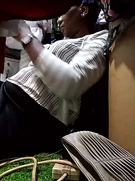 Snapshot of Hailey_BaileyXYZ chatting on April 2026 11:48:01 AM Hailey BaileyXYZ online show from April 2026 11:48:01 AM