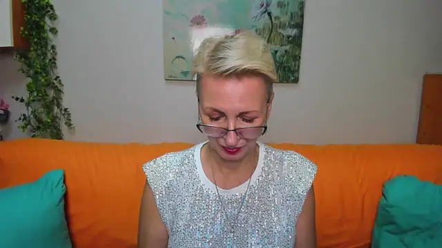 iamyourdream89 online show from November 2025 10:19:01 AM