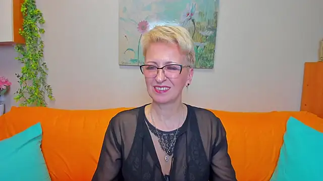 iamyourdream89 online show from March 2026 03:38:02 PM