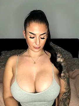 Mia-Bremer online show from December 2025 08:16:02 PM