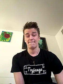 Toyjungee online show from November 2025 10:48:02 AM