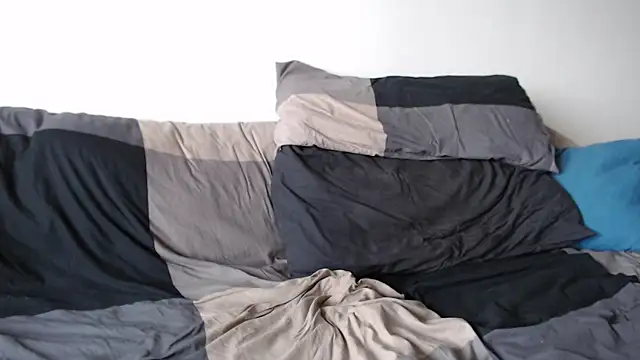 frankkk82 online show from December 2024 12:06:01 PM