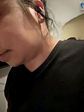 kimmiakiss22 online show from November 2025 06:19:01 PM