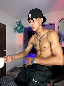 Snapshot of mike_casseano chatting on September 2025 11:30:01 PM mike casseano online show from September 2025 11:30:01 PM