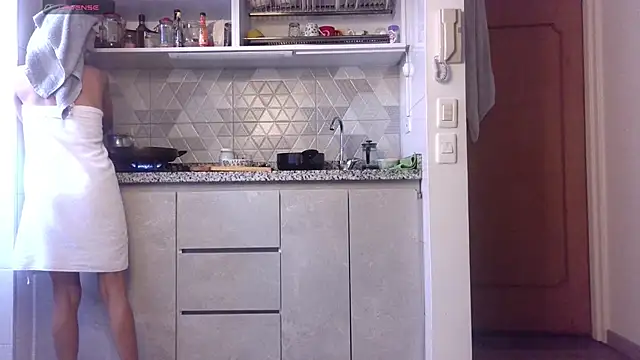 mini kunis online show from December 2024 01:00:02 PM