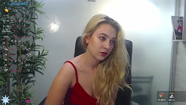 Snapshot of AvaBlue_ chatting on January 2025 03:53:02 AM AvaBlue online show from January 2025 03:53:02 AM