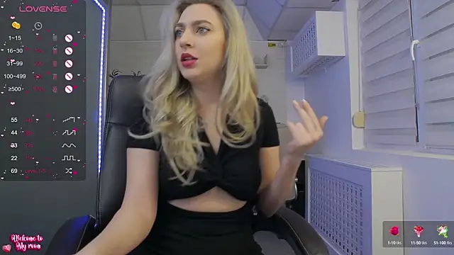 Snapshot of AvaBlue_ chatting on February 2025 04:03:02 AM AvaBlue online show from February 2025 04:03:02 AM