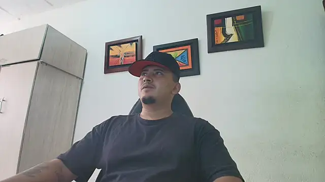 Snapshot of myke_andrade chatting on November 2025 06:34:02 PM myke andrade online show from November 2025 06:34:02 PM