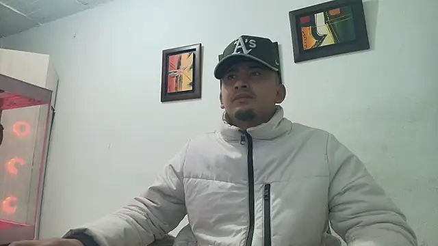 Snapshot of myke_andrade chatting on November 2025 03:41:01 AM myke andrade online show from November 2025 03:41:01 AM