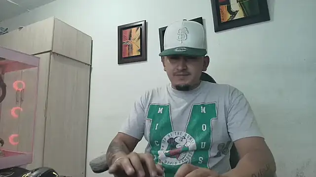 Snapshot of myke_andrade chatting on November 2025 10:45:01 PM myke andrade online show from November 2025 10:45:01 PM