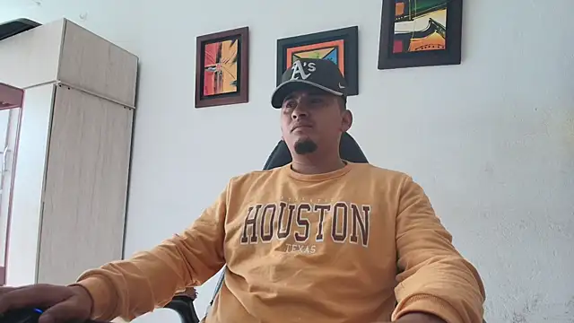 Snapshot of myke_andrade chatting on December 2025 01:31:01 PM myke andrade online show from December 2025 01:31:01 PM