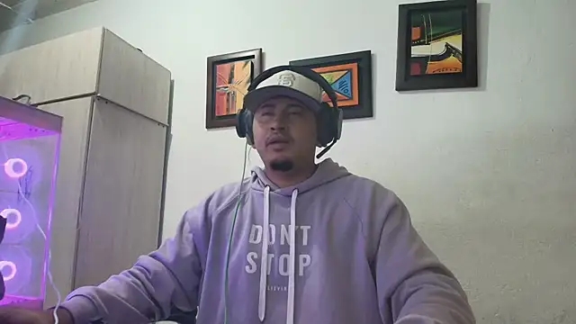 Snapshot of myke_andrade chatting on January 2026 01:30:01 AM myke andrade online show from January 2026 01:30:01 AM