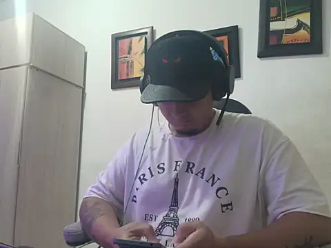 Snapshot of myke_andrade chatting on January 2026 12:46:02 AM myke andrade online show from January 2026 12:46:02 AM
