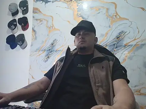 Snapshot of myke_andrade chatting on May 2026 07:06:01 AM myke andrade online show from May 2026 07:06:01 AM