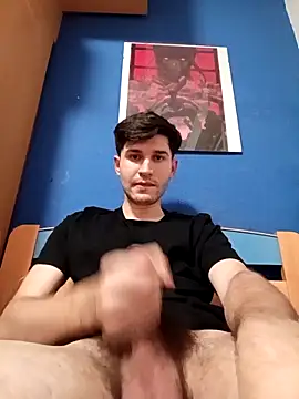 Snapshot of Esti02 chatting on November 2025 05:35:02 PM Esti02 online show from November 2025 05:35:02 PM