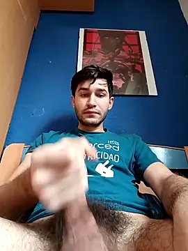 Snapshot of Esti02 chatting on December 2025 10:33:01 AM Esti02 online show from December 2025 10:33:01 AM