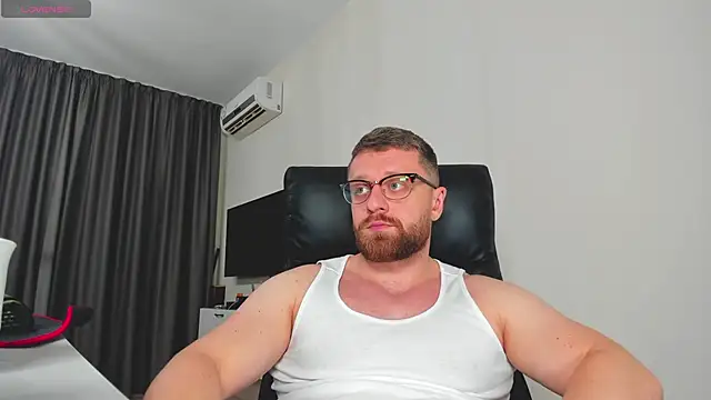 Snapshot of Findom_guy chatting on January 2026 07:11:01 PM Findom guy online show from January 2026 07:11:01 PM