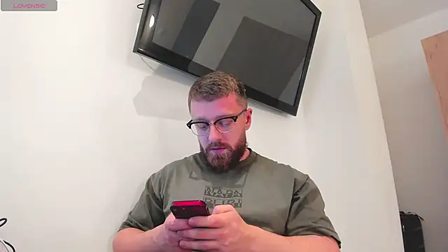 Snapshot of Findom_guy chatting on February 2026 12:19:02 AM Findom guy online show from February 2026 12:19:02 AM