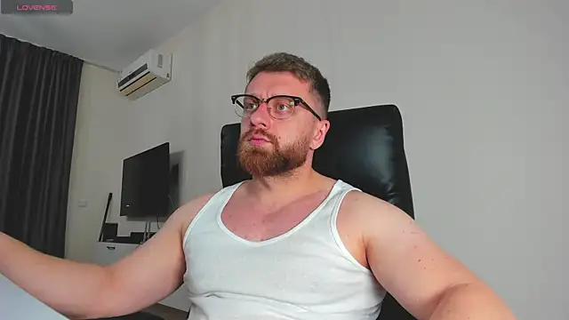 Snapshot of Findom_guy chatting on March 2026 11:03:01 AM Findom guy online show from March 2026 11:03:01 AM