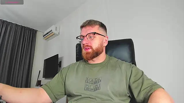 Snapshot of Findom_guy chatting on March 2026 10:07:02 AM Findom guy online show from March 2026 10:07:02 AM