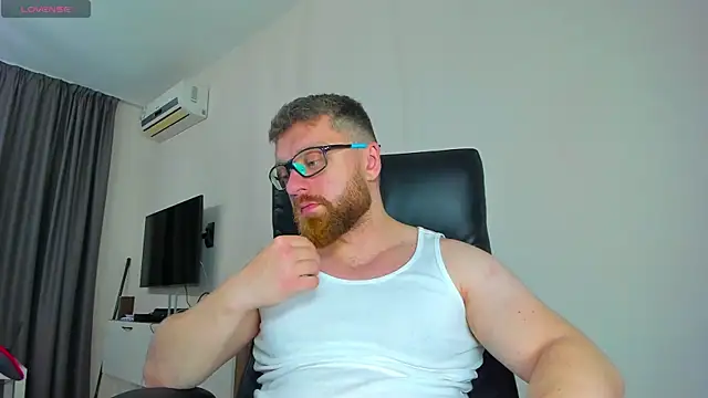 Snapshot of Findom_guy chatting on March 2026 01:04:01 PM Findom guy online show from March 2026 01:04:01 PM