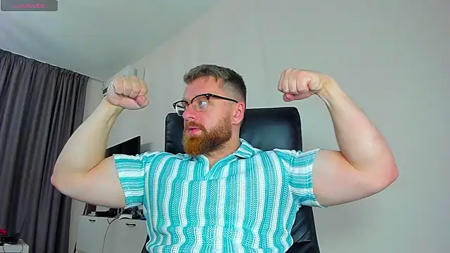 Snapshot of Findom_guy chatting on March 2026 11:37:01 AM Findom guy online show from March 2026 11:37:01 AM