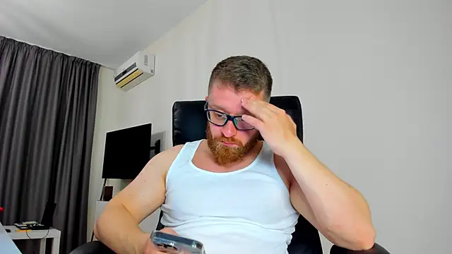 Snapshot of Findom_guy chatting on April 2026 11:51:02 AM Findom guy online show from April 2026 11:51:02 AM