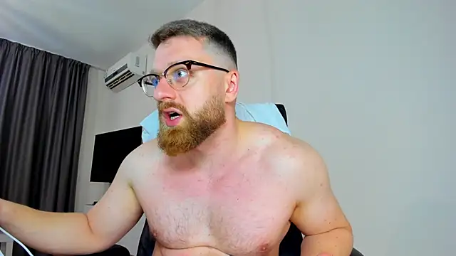 Snapshot of Findom_guy chatting on April 2026 03:06:01 PM Findom guy online show from April 2026 03:06:01 PM