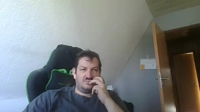 Golffahrer1982 online show from September 2025 08:27:02 AM