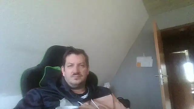 Golffahrer1982 online show from September 2025 07:34:02 AM