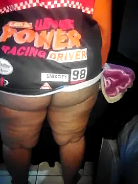 Snapshot of CURVEYDOLLXX chatting on June 2026 08:37:02 AM CURVEYDOLLXX online show from June 2026 08:37:02 AM